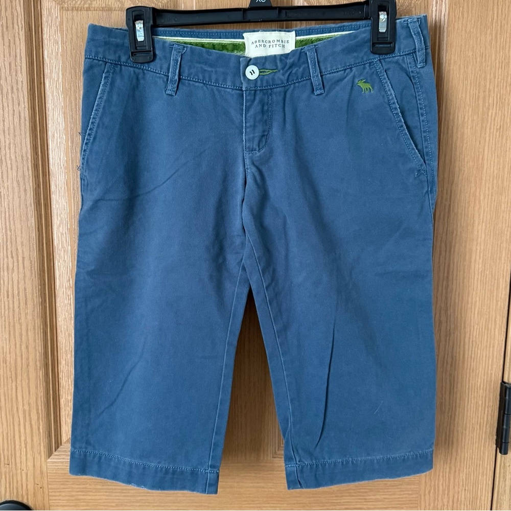 Abercrombie & Fitch Women’s Blue Capris